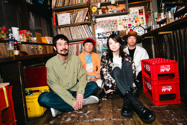 片平里菜バンドアー写のHIGH.jpg