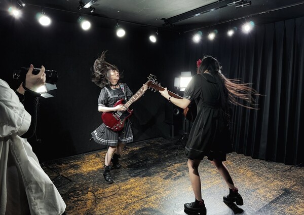 _出来損ないとレッテル_ ミュージックビデオより2.JPEG