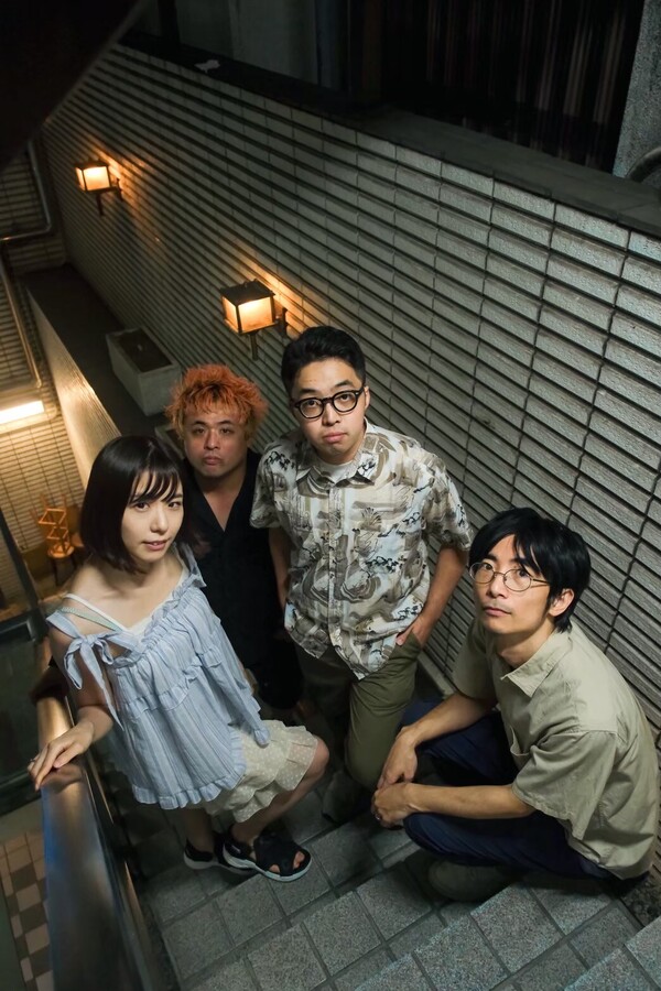 Moon In Juneアー写.jpg