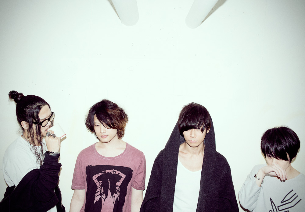 Alexandros］ニューシングル「ワタリドリ/Dracula La