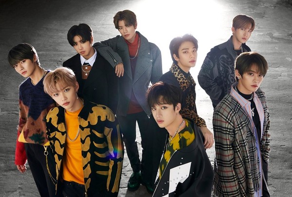 SKZ2020アー写(web).jpg