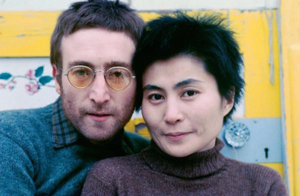 LEAD-IMAGE-クレジット：  Richard DiLello © Yoko Ono Lennon.jpg