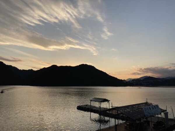 ㈮相模湖畔の夕景.jpg