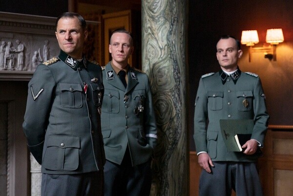 Hitler_sub2（左からラインハルト・ハイドリヒ、ハインリヒ・ミュラー、アドルフ・アイヒマン）.jpg