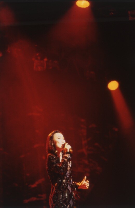 3_ 「五輪真弓20周年コレクション Concert Tour''92〜'93」より.jpg