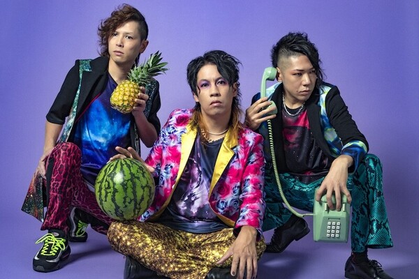 HERE_アーティスト写真.jpg