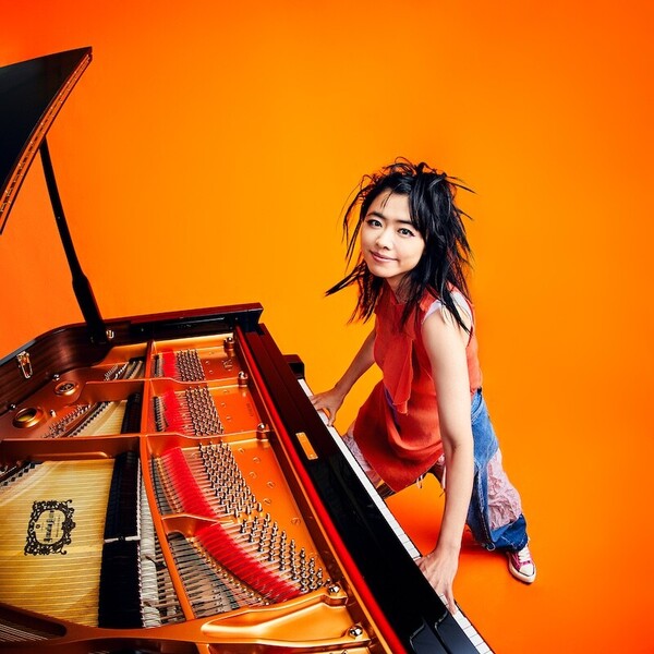 上原ひろみ アーティスト写真 (c)Mitsuru Nishimura.JPG