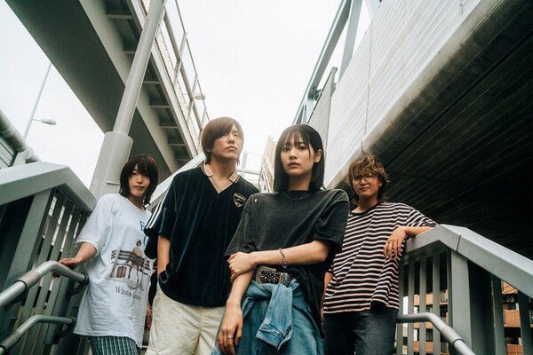 ミーマイナー_サブA写4人ver.jpg