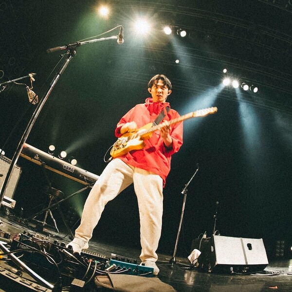 EG_LiveinTHEWORLD_JP_cover.jpg