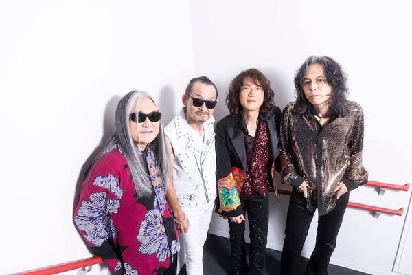 REDS_artistphoto-live.jpg