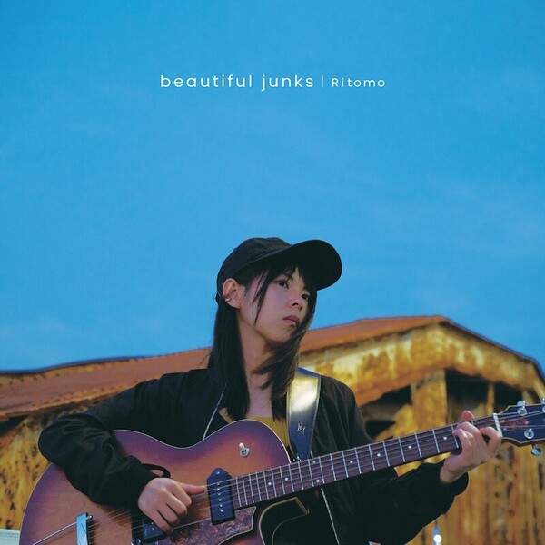 Ritomo_beautiful junks_jacketphoto.jpg