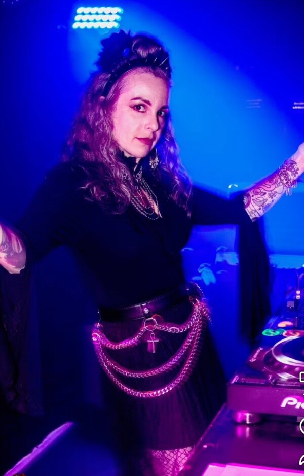 DJ_Kristen_Australia.jpg のコピー.jpg