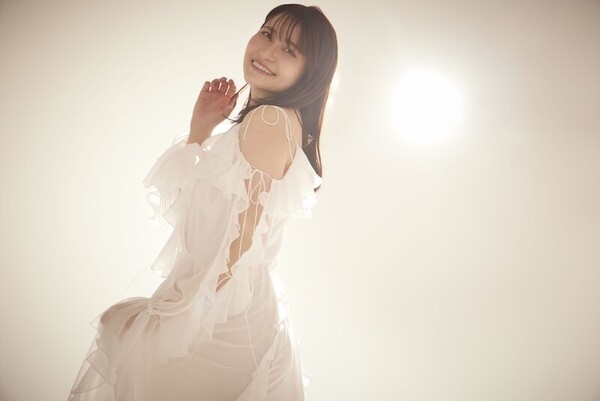 202507 中島愛00975アー写B_FIX.jpg