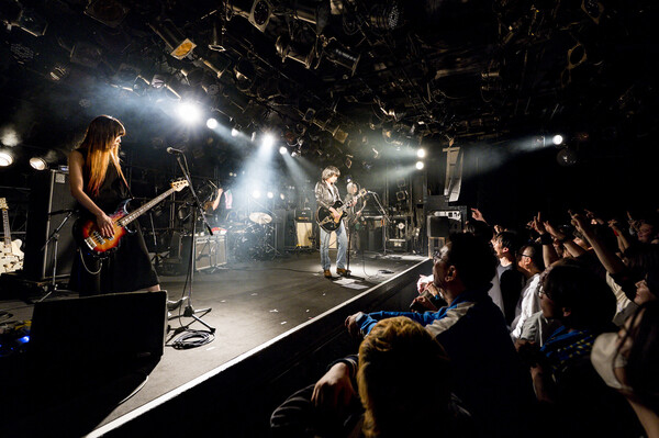 243571_a flood of circle_small.jpg