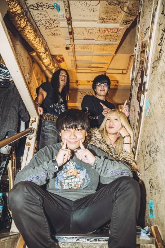 [アー写] バイバイ・ニーチェ.jpg