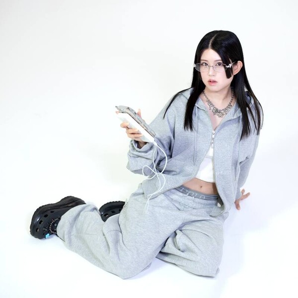 valknee-artist-square.jpg