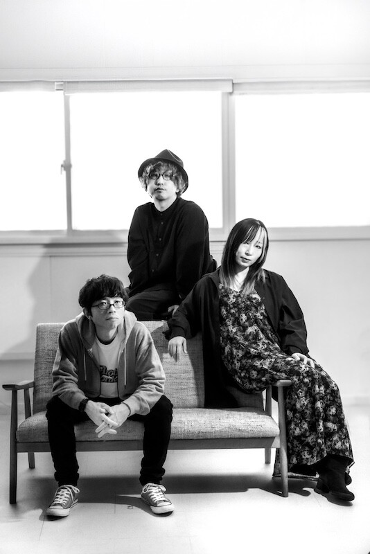 WHITE ASH再始動アー写 (1).jpg