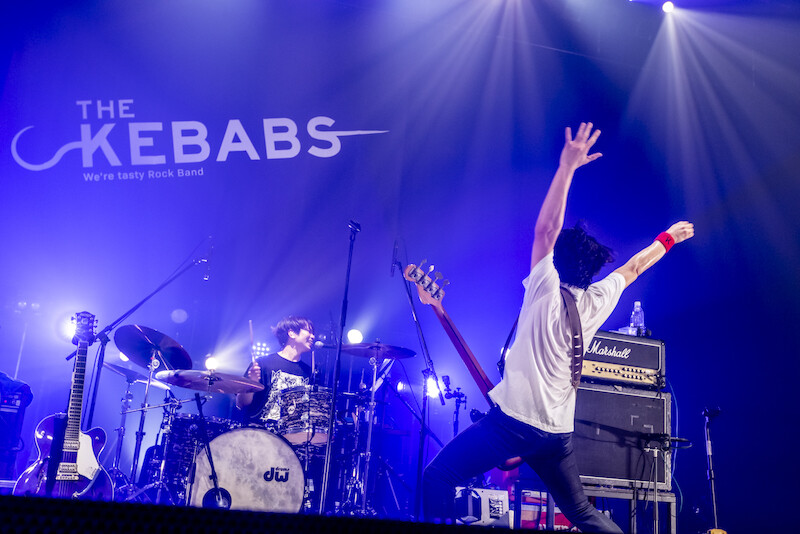 THE KEBABS、『THE KEBABS必死』＠豊洲PITで魅せた予定調和ではない