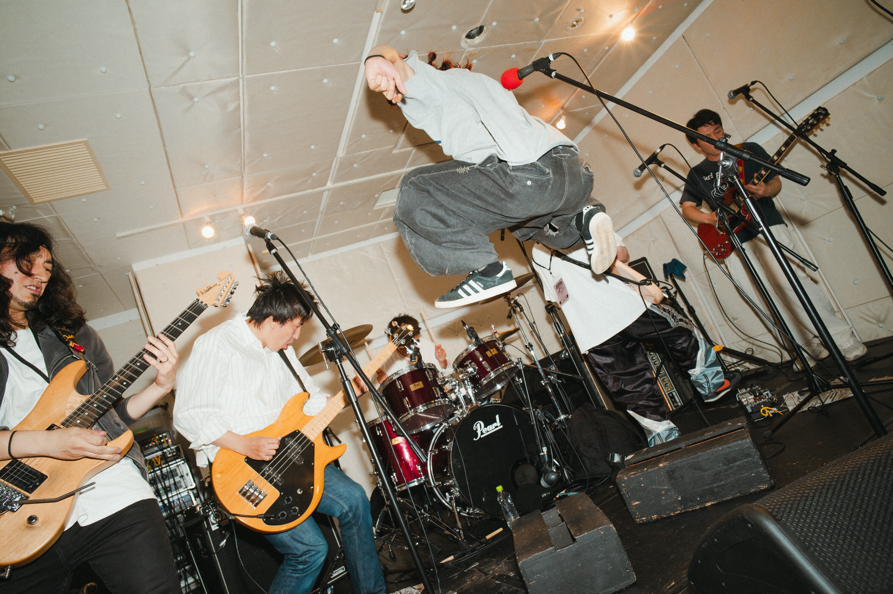 https://rooftop1976.com/report/9dca9101c33e8d7f923f6cc0df381101ee1862f5.jpg