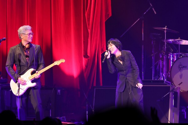 20250818吉川晃司_山下久美子_クレジット_平野タカシHHI38820小.JPG