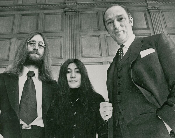 6ジョン・レノン、オノ・ヨーコ、ピエール・トルドー首相_1969年12月.jpg
