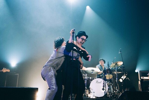 監督にバックドロップ2026_0316_銀杏BOYZ_photo by @orz_____rio_09 2.jpeg