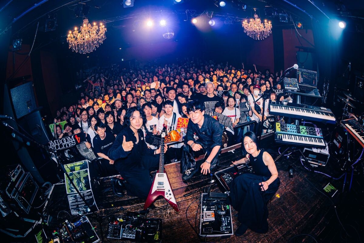 THE SPELLBOUND×BOOM BOOM SATELLITES - 川島道行10周忌。今はまだ旅の途中、終わらない音楽の先へ